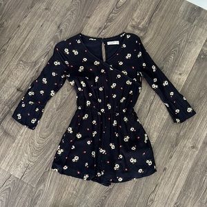 Abercrombie kids romper, long sleeve, floral size 13/14 w/ pockets